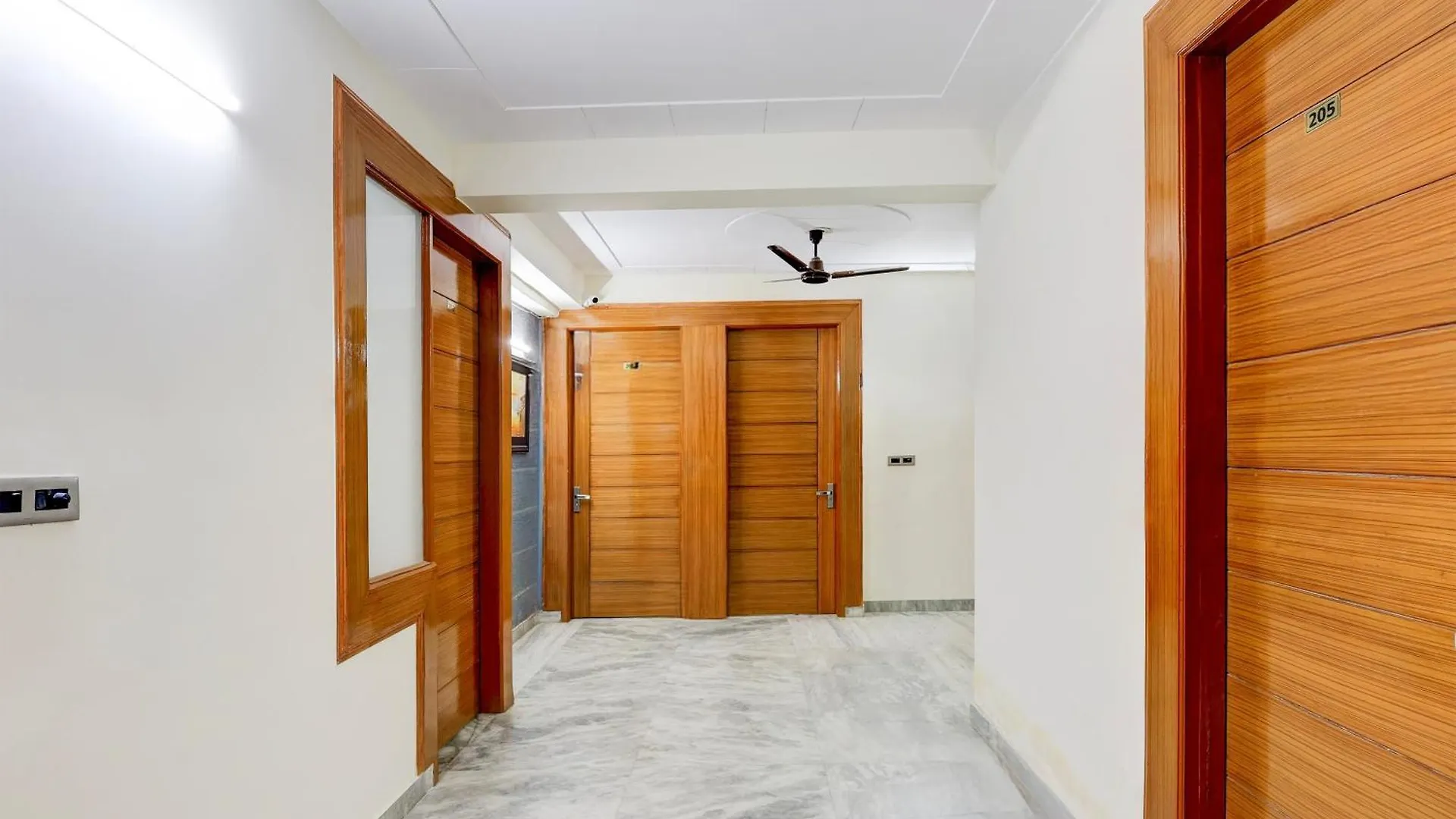 Super Hotel O A One Residency Gurgaon 3*,