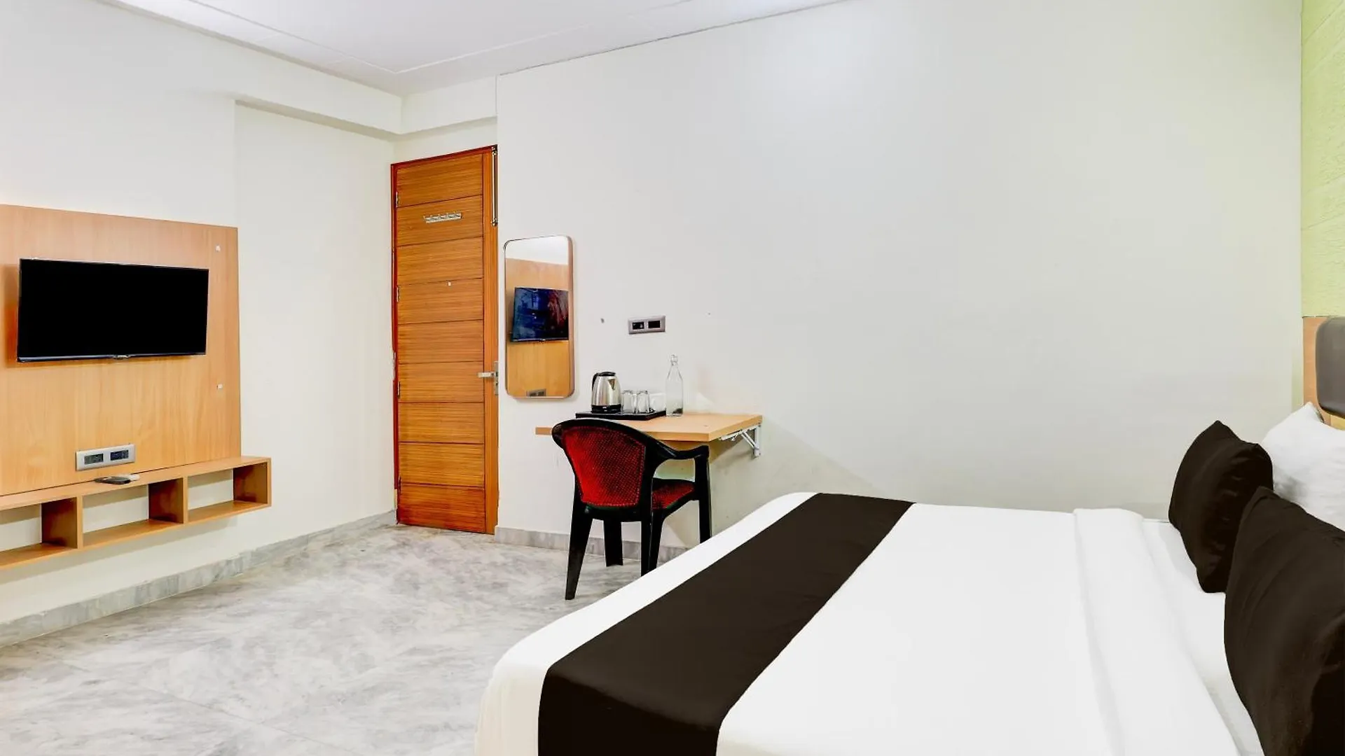 Super Hotel O A One Residency Gurgaon 3*,